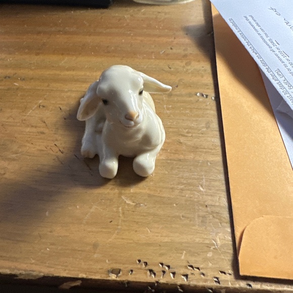 perfect porcelain lamb Hutschenrether - Picture 1 of 12